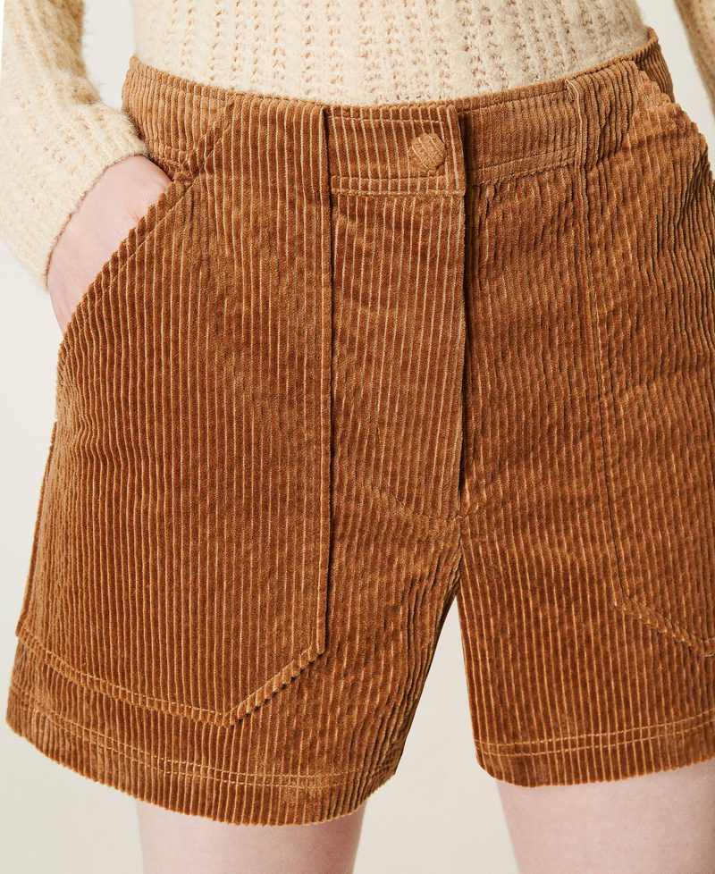 &lsquo;Borax&rsquo; corduroy shorts &ldquo;Panama&rdquo; Brown Woman 212AP2243-05