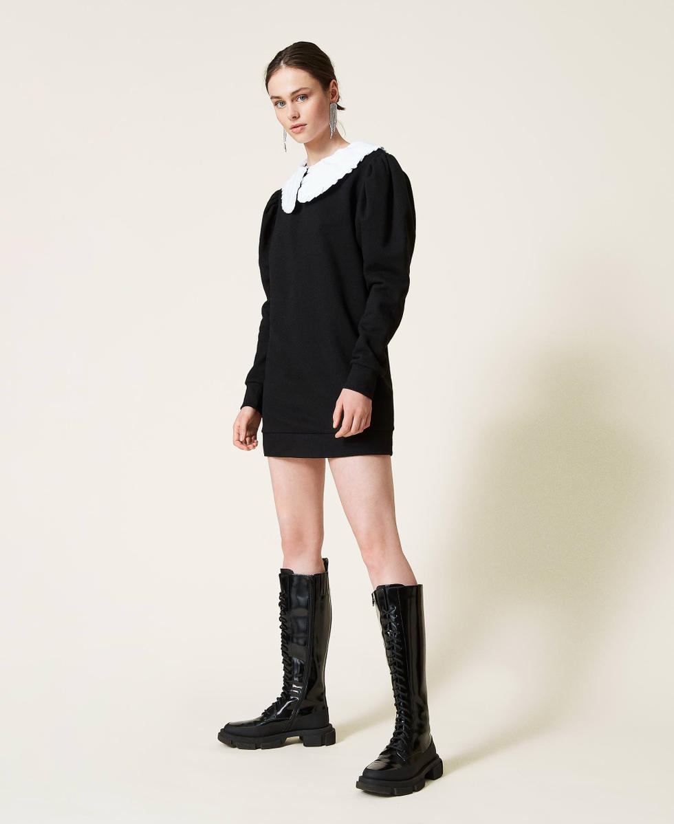 Vestito con colletto bianco online