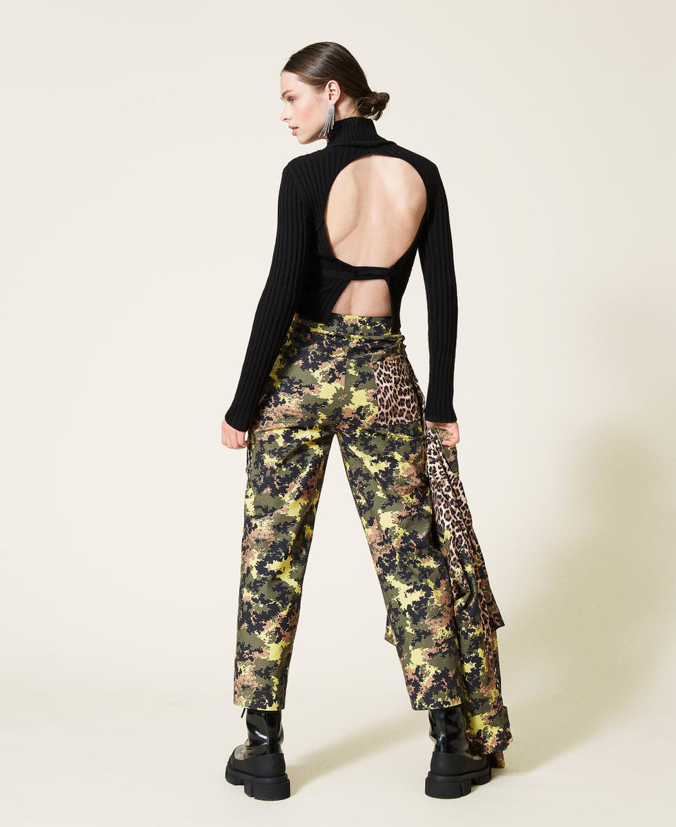 Pantalon ceinturé avec imprimé camouflage hot sale