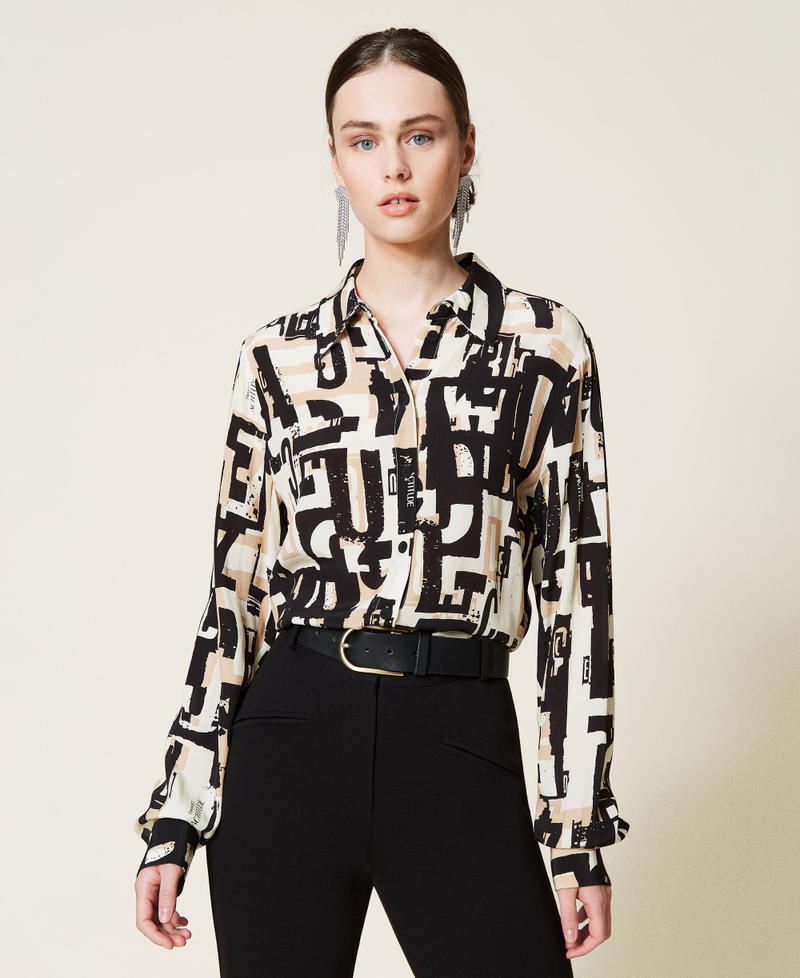 Camisa de crep&eacute; de China con estampado de logotipo Estampado Lettering Negro Mujer 212AP2562-02