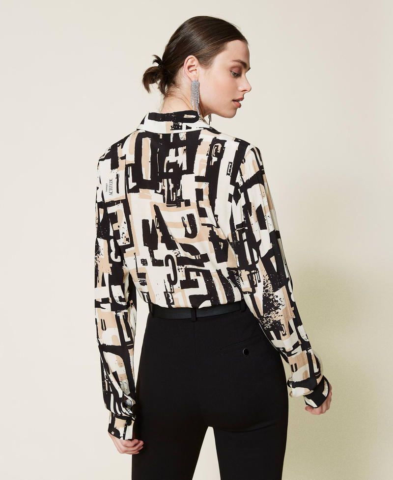 Camisa de crep&eacute; de China con estampado de logotipo Estampado Lettering Negro Mujer 212AP2562-04
