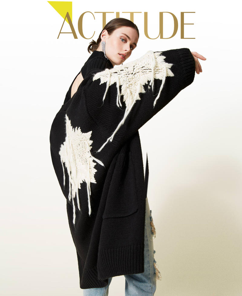 Knit cat with star embroidery Two-tone Black / &ldquo;Sea Salt&rdquo; White Woman 212AP3182-01