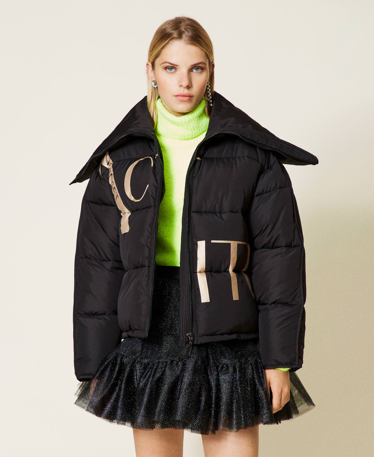 &lsquo;Alum&rsquo; short puffer jacket with logo print Black Woman 212AT2041-02