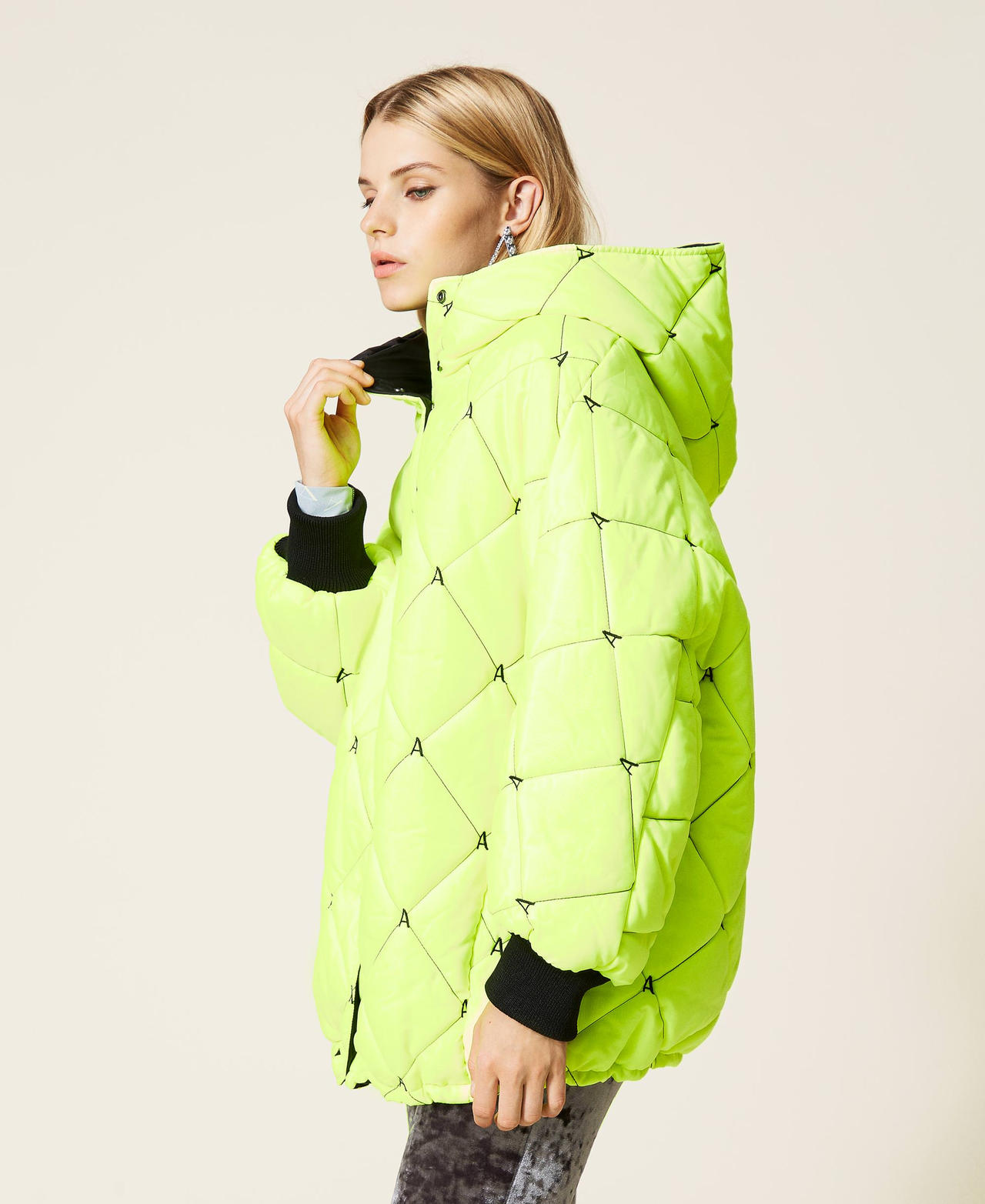 Reversible puffer jacket with embroidery Two-tone Black / Neon Yellow Woman 212AT2042-03