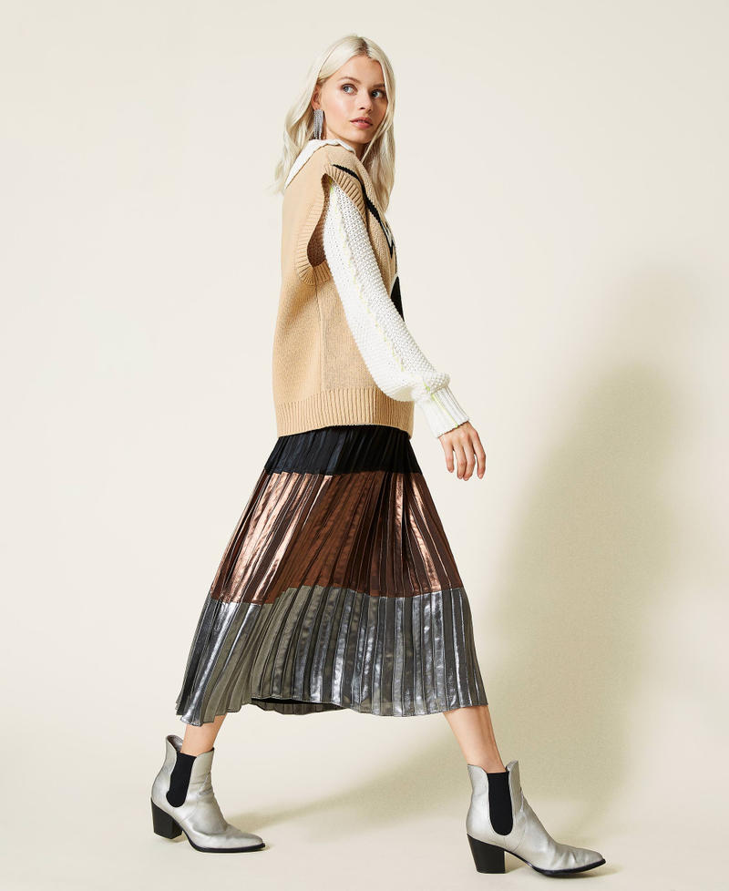 Pleated georgette skirt &ldquo;Mou&rdquo; Beige / &ldquo;Metal Gun&rdquo; Grey / Black Woman 212AT2232-04