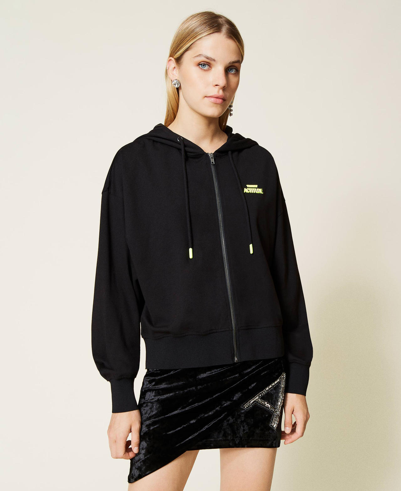 Hoodie with logo Black Woman 212AT241A-02