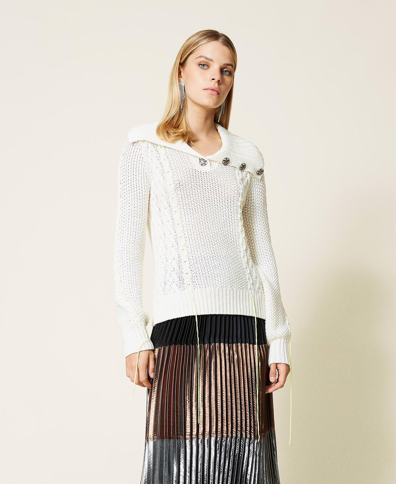 Pull en laine m&eacute;lang&eacute;e avec boutonni&egrave;re Nacre Femme 212AT3230-02