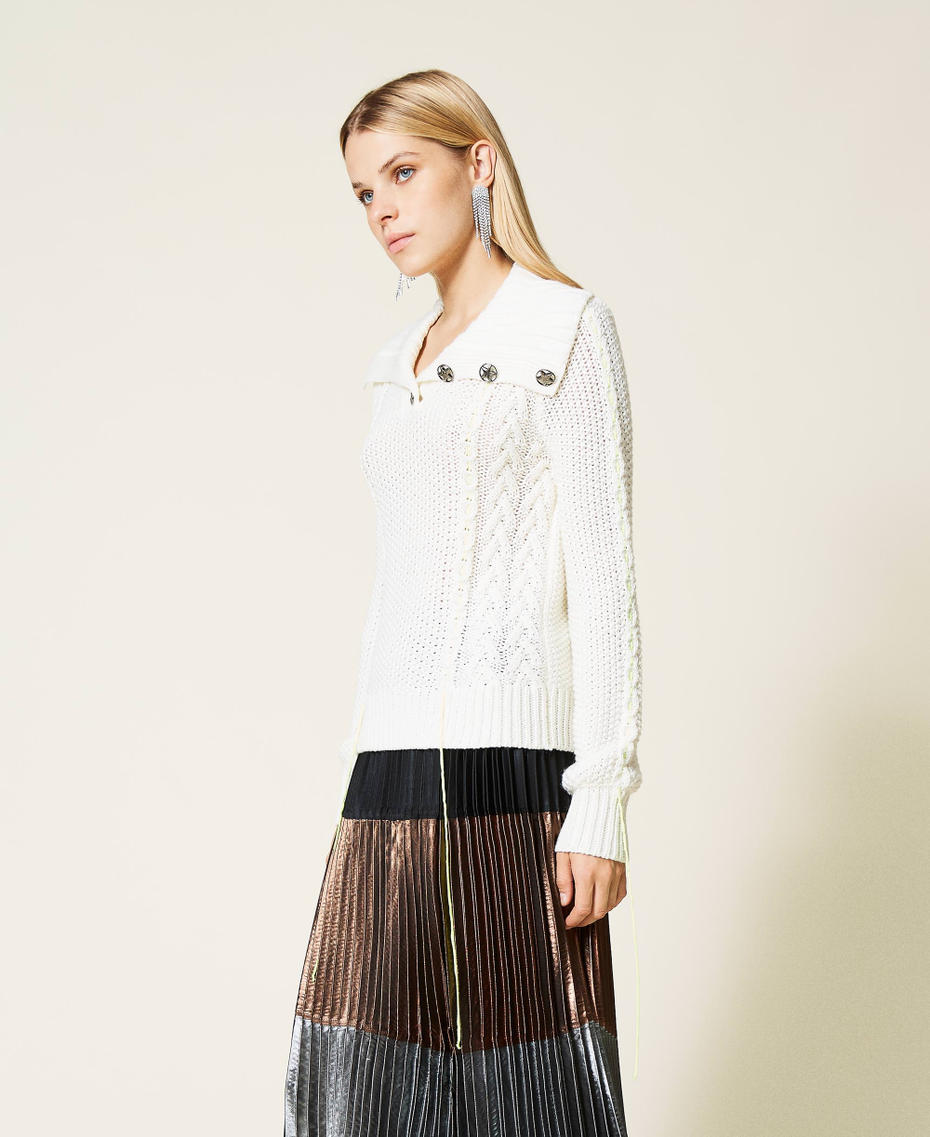 Pull en laine m&eacute;lang&eacute;e avec boutonni&egrave;re Nacre Femme 212AT3230-03