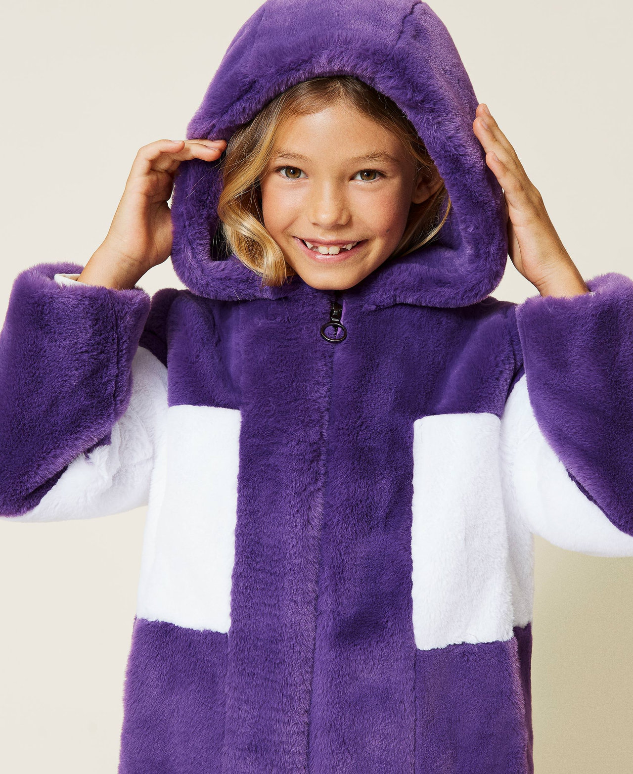 Two-tone coat with hood Wood Violet Girl 212GJ2101-02
