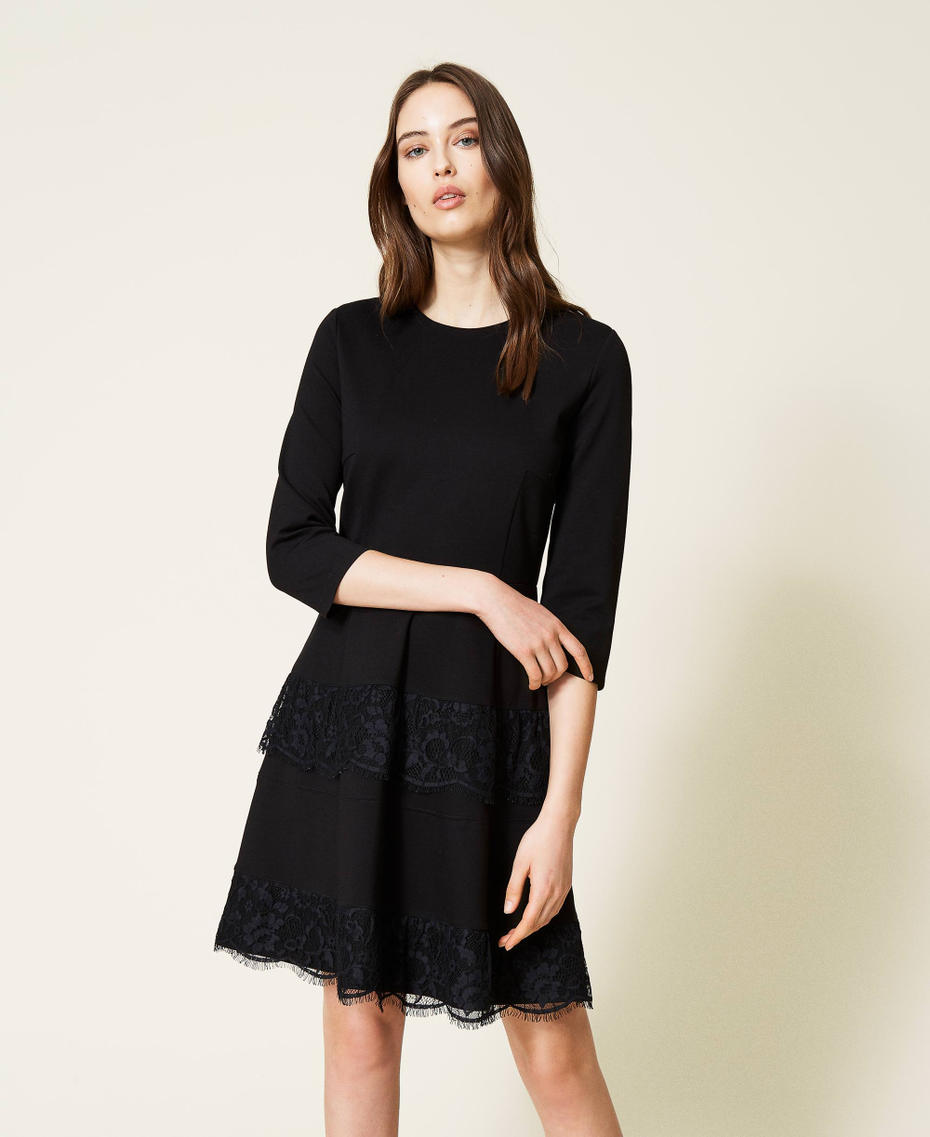 Kleid mit Spitzenvolants Schwarz Frau 212LI2RGG-01