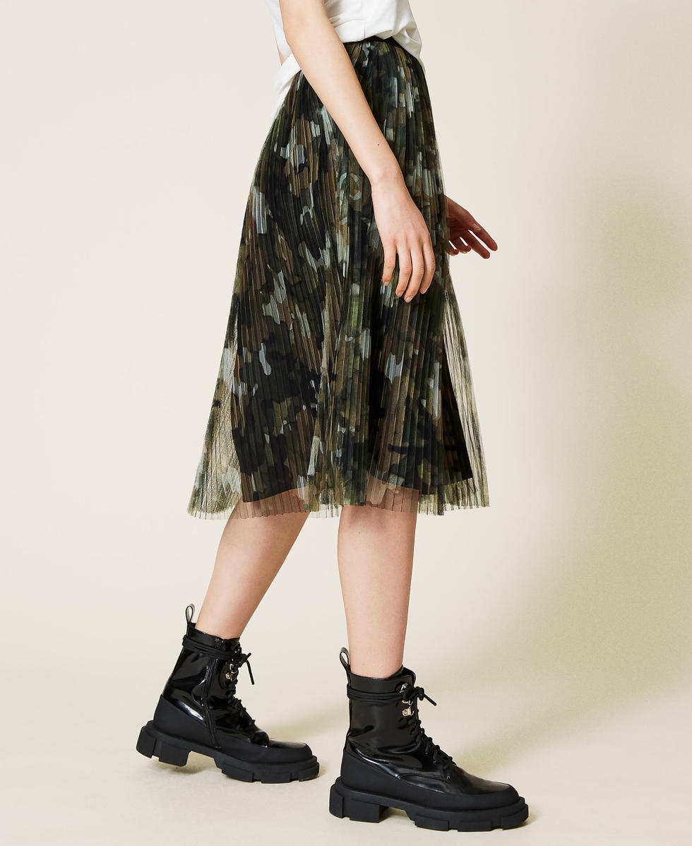 Camo deals tulle skirt