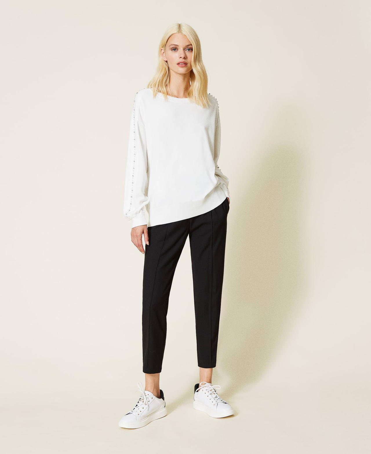 Pullover mit Perlen Elfenbein Frau 212LI3PAA-02
