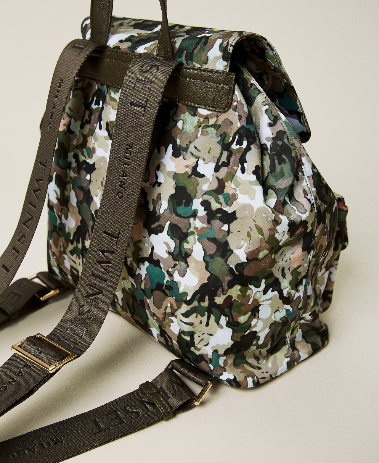 Camouflage print backpack with logo Jungle Camouflage Print Woman 212LI7ZZZ-02
