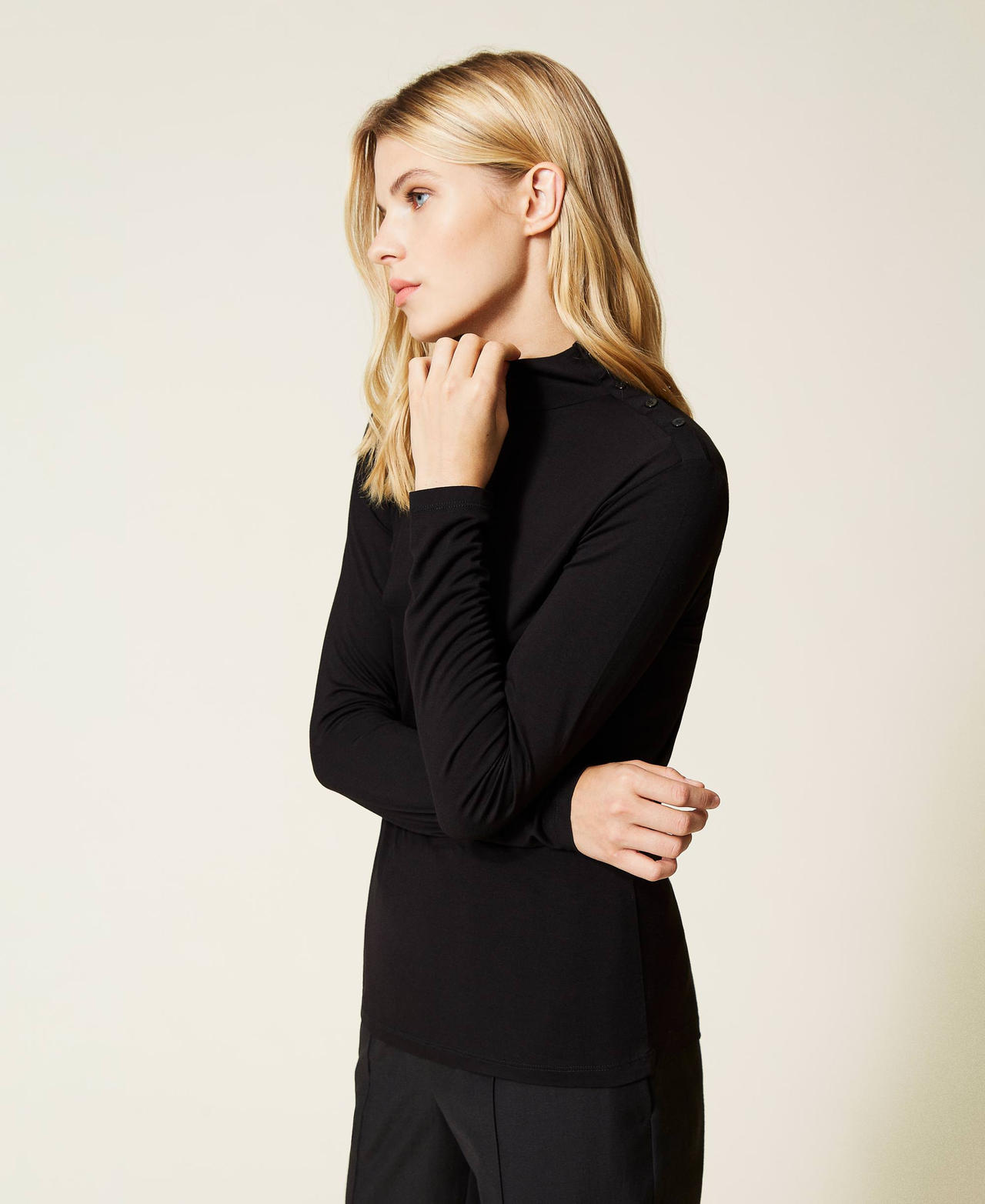 Turtleneck jumper with buttons Black Woman 212LL2AAA_00006_02