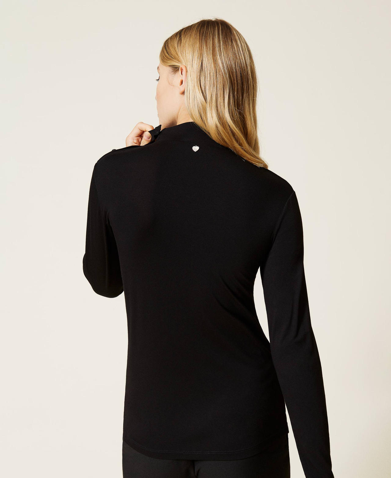 Turtleneck jumper with buttons Black Woman 212LL2AAA_00006_03