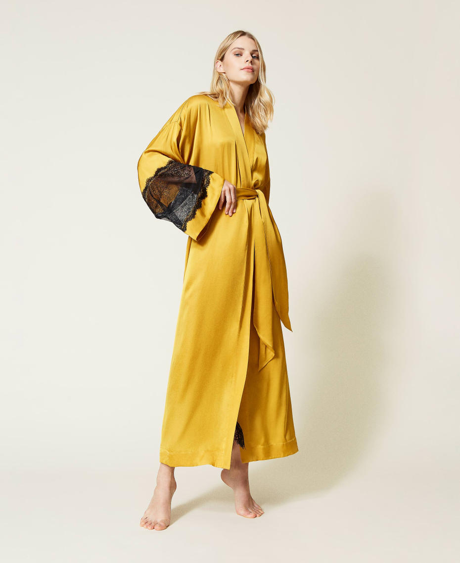 Длинный атласный халат с кружевом Двухцветный Желтый "Шафран"/Черный женщина 212LL2BKK-01