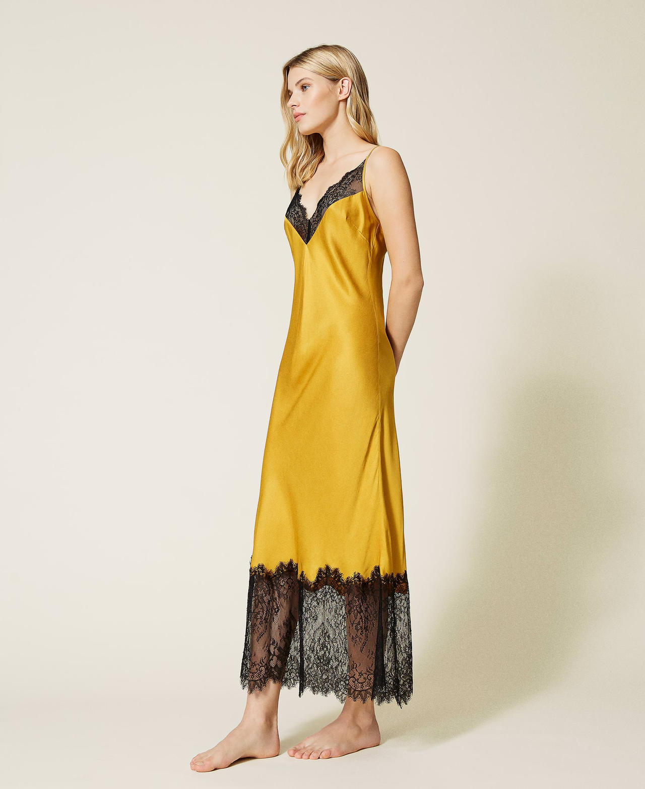 Sottoveste lunga in raso con pizzo Bicolor Giallo "Zafferano" / Nero Donna 212LL2BPP-02