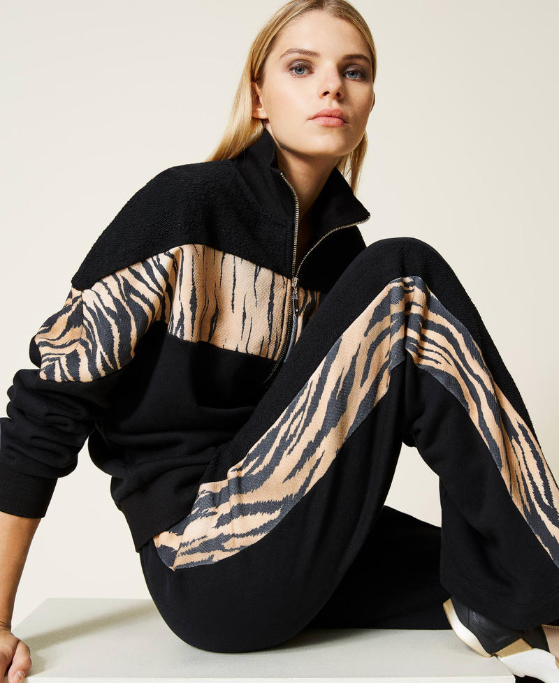 Sweatshirt and trousers with animal print bands Two-tone Black / Tiger Print Woman 212LL2CAA-01