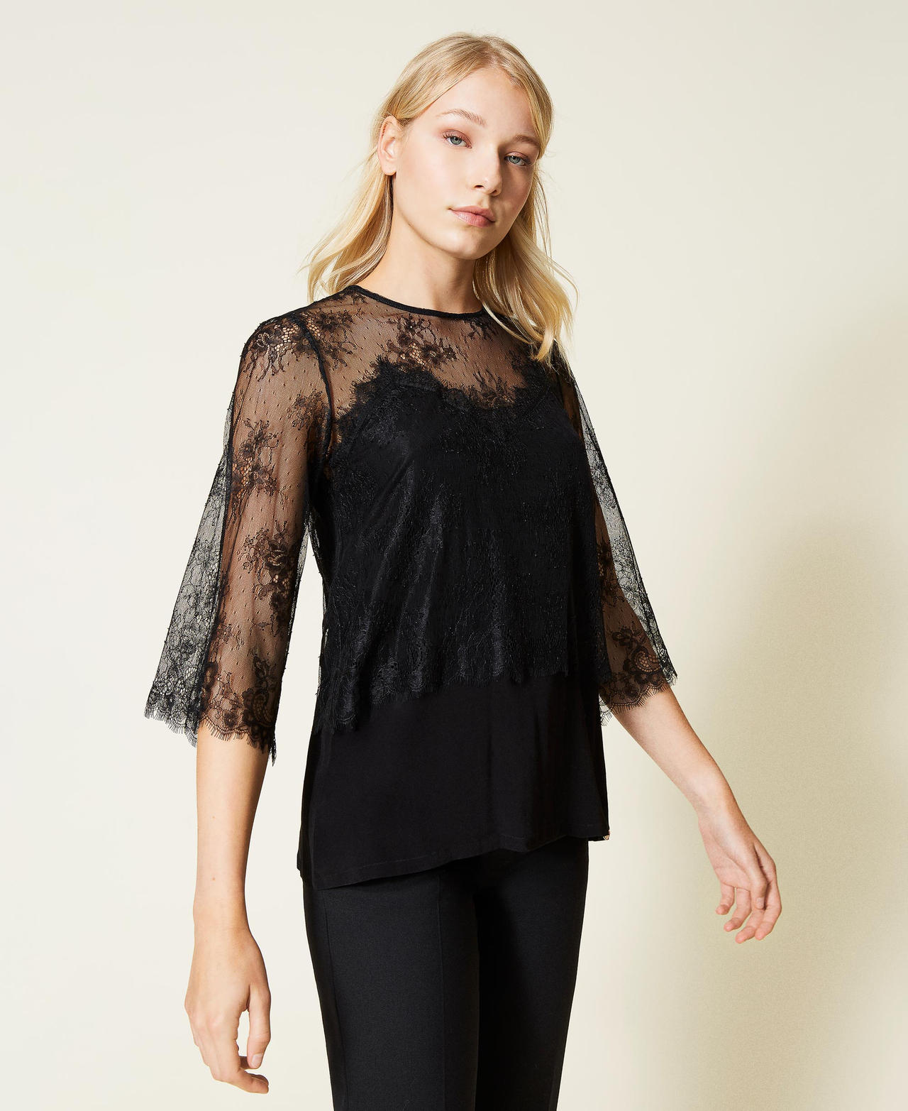 Chantilly lace blouse Black Woman 212LL2DBB-02