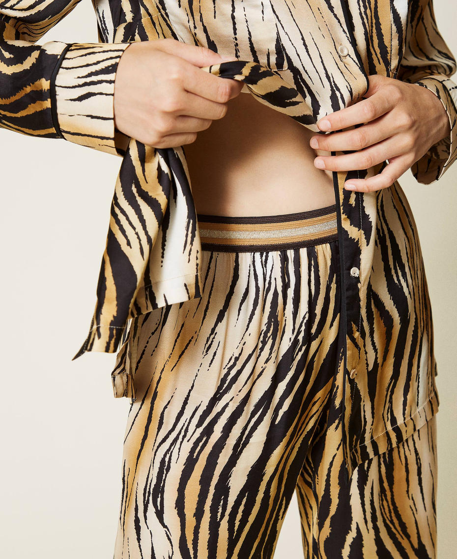 Pantalón de raso con estampado animal print Estampado Tigre Mujer 212LL2EMM-04