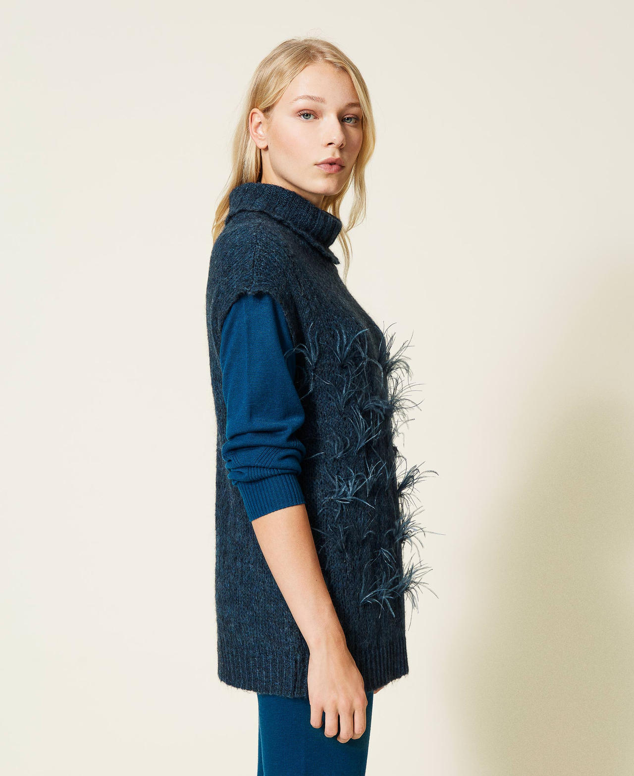 Wool blend jumper with feathers Blue Opal Woman 212LL3HPP-02