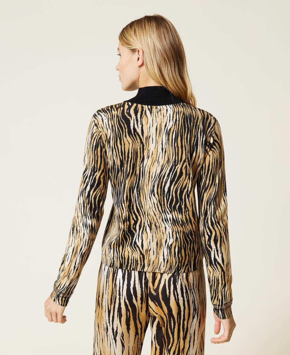 Jersey de cuello alto con estampado animal print Estampado Tigre Mujer 212LL3JEE-04