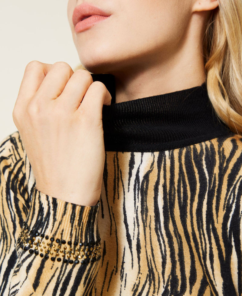 Jersey de cuello alto con estampado animal print Estampado Tigre Mujer 212LL3JEE-05