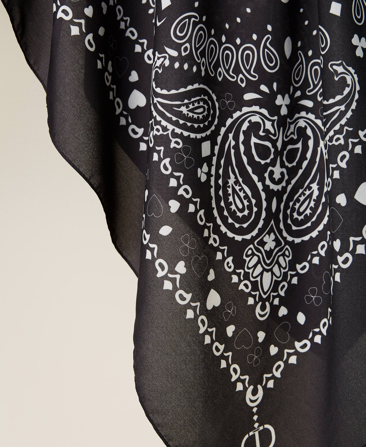 Куфия с бандана-принтом и логотипом Принт Овал Белый "Снег"/Черный женщина 212TA404A-02