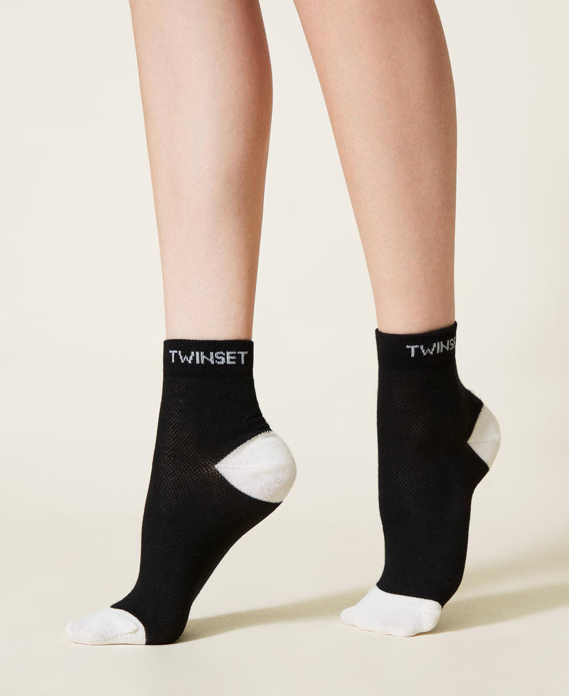 Cotton blend beanie with logo Bicolour "Snow" White / Black Woman 212TA4061-0S