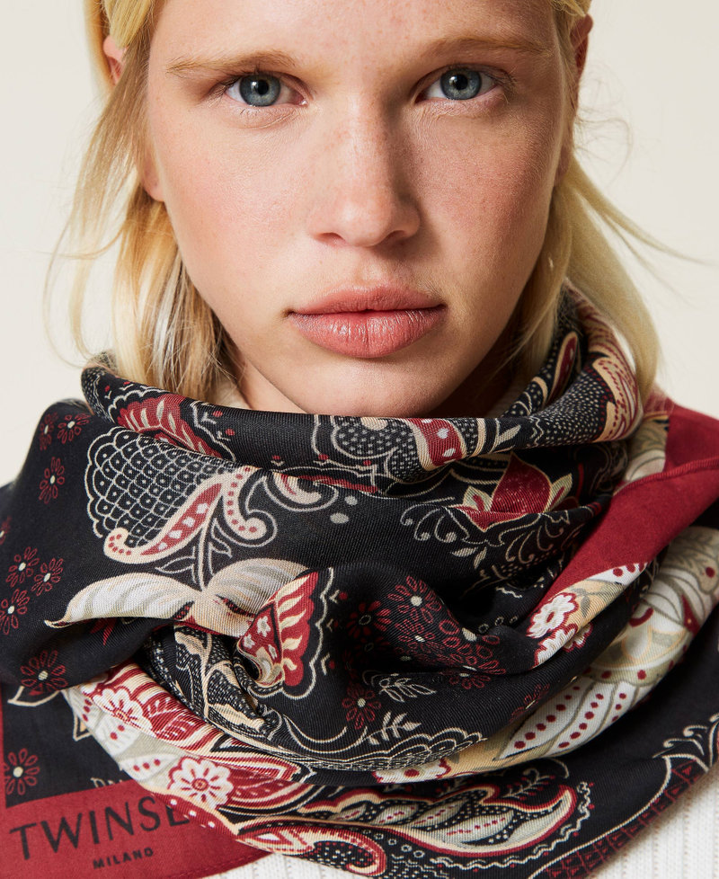 Bufanda con estampado de flores Estampado Indian Flower Negro Mujer 212TA4070-0S
