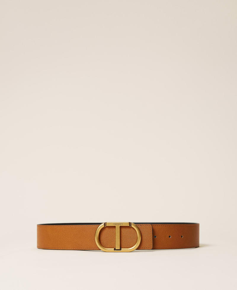 Reversible leather belt with logo