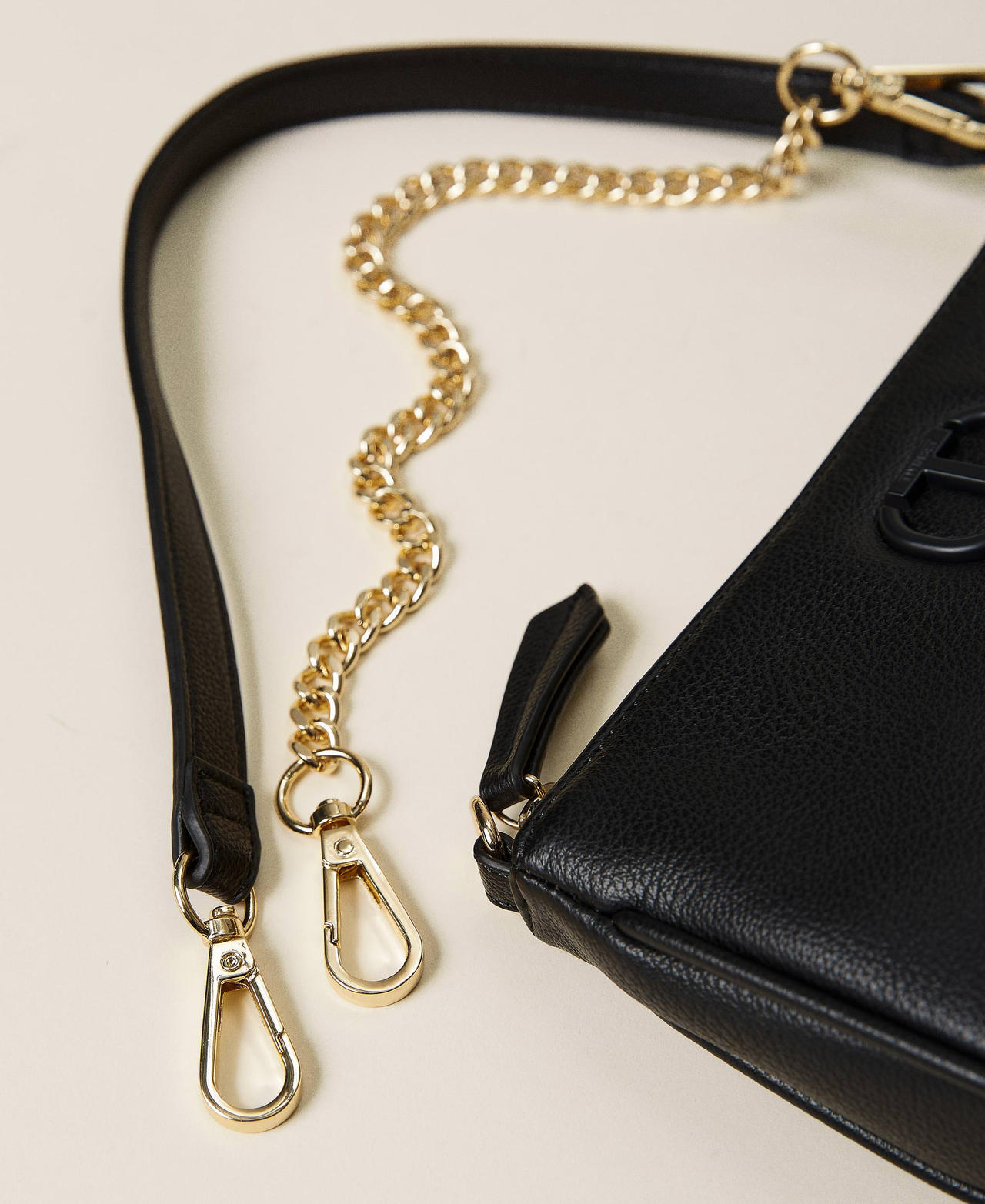 Borsa 'Petite' a spalla con catena e logo