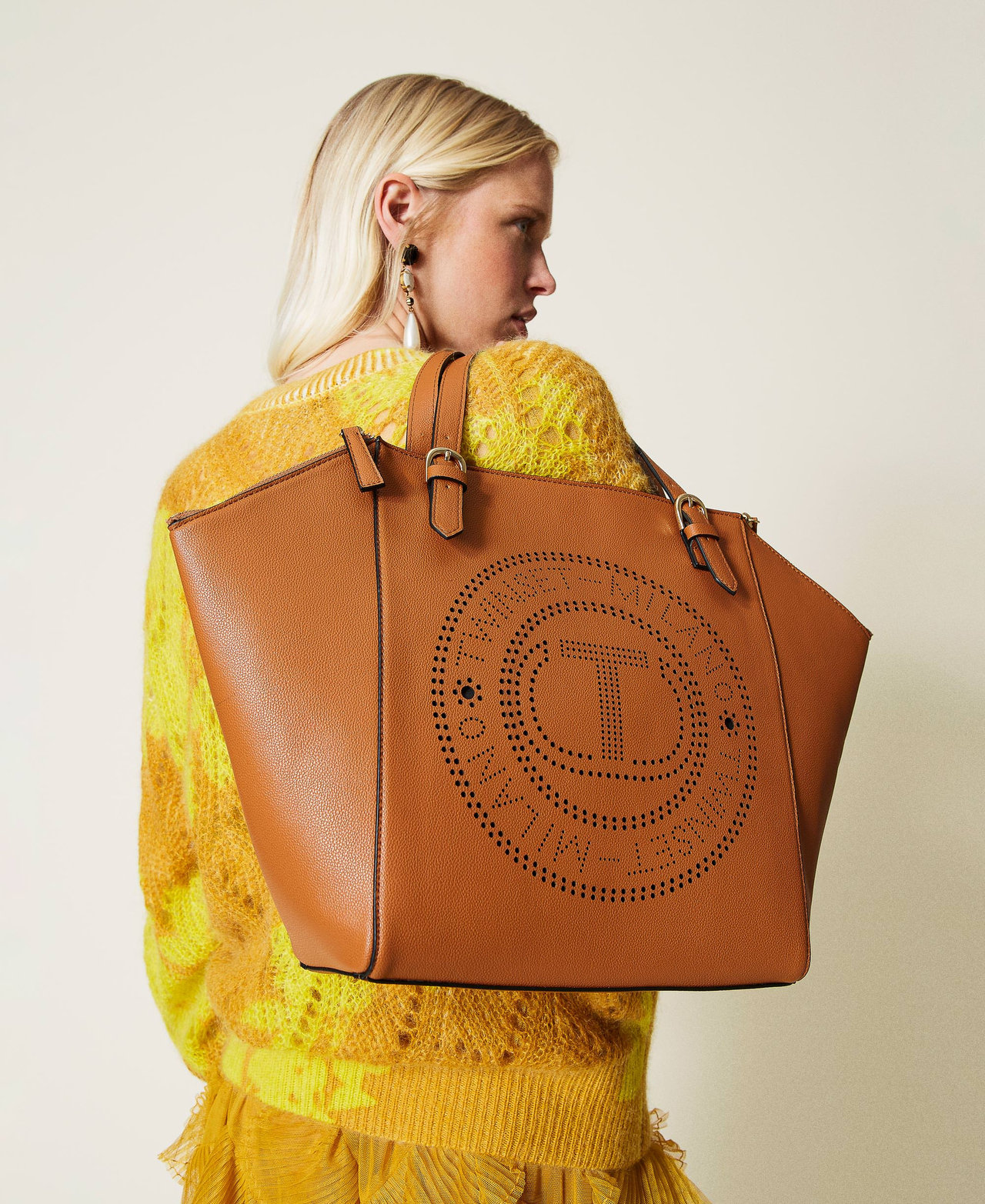 Shopper with openwork logo Leather Brown Woman 212TB7260-0S