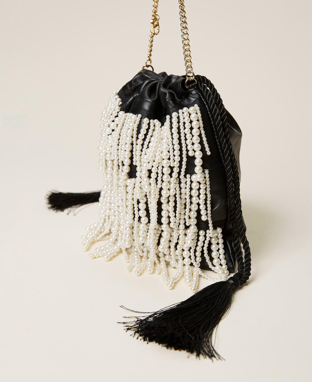 Bucket bag with pearl fringes Black Woman 212TB7300-02