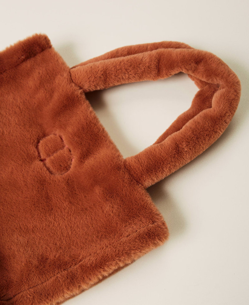 Shopper in Pl&uuml;schoptik mit Logo &bdquo;Tan Powder&ldquo;-Braun Frau 212TB7350-02