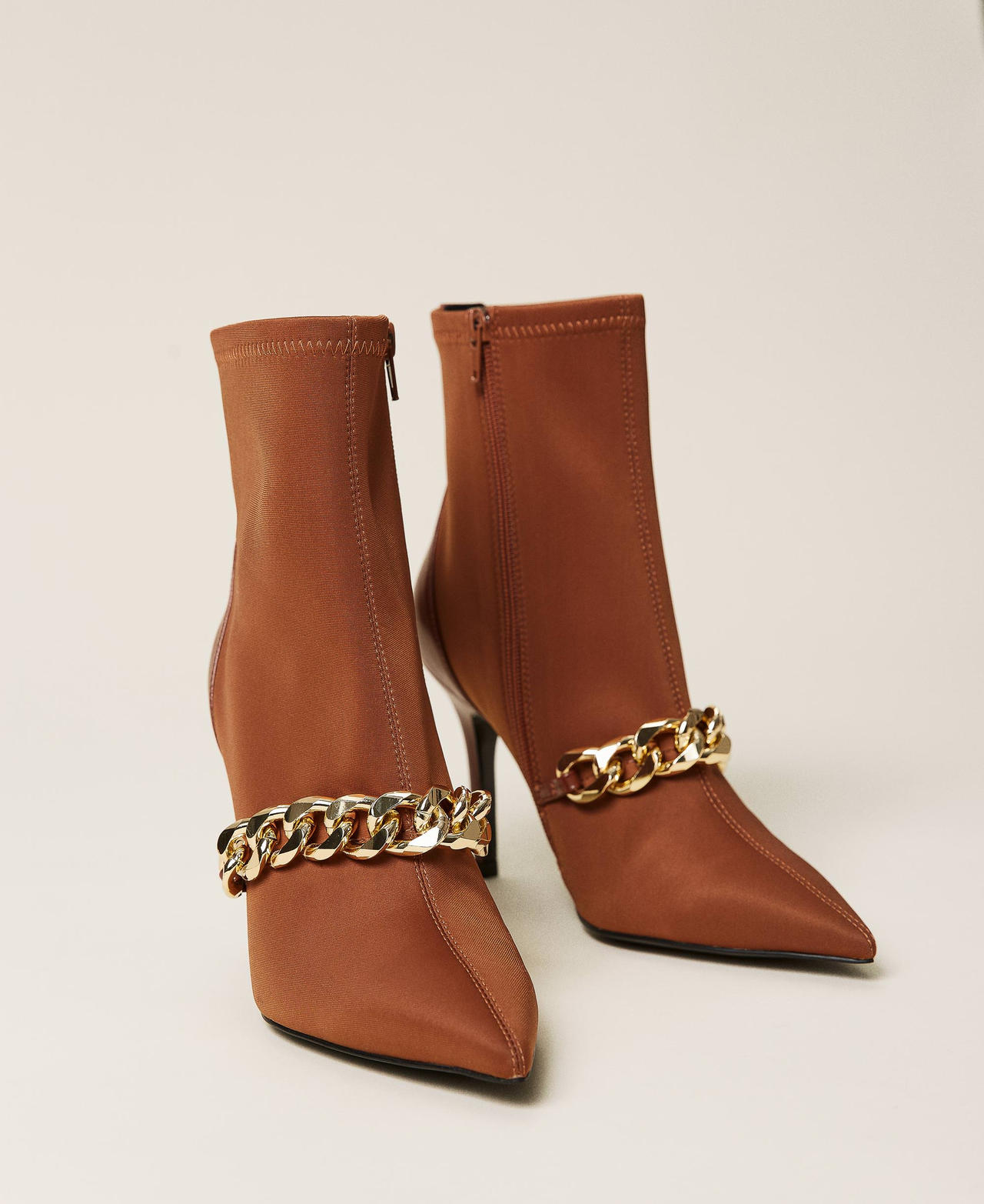 Botines con cadena Negro Mujer 212TCP03C-02