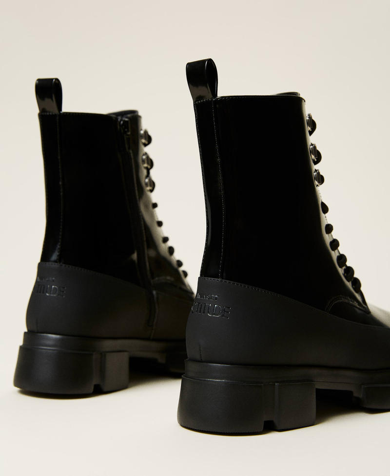 Combat-Boot in Lackoptik Schwarz Frau 212TCP042-04