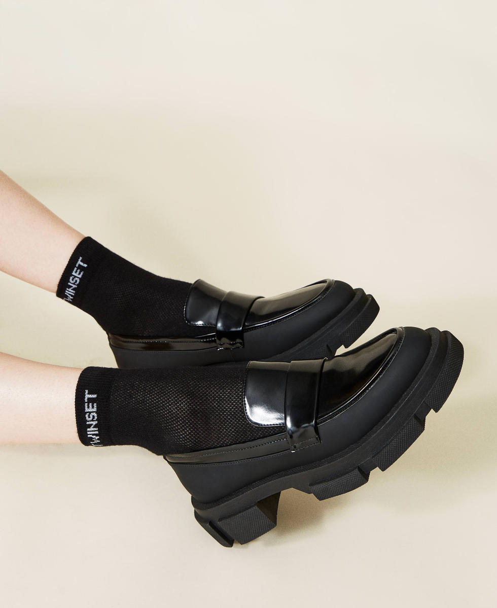 Patent outlet leather moccasins
