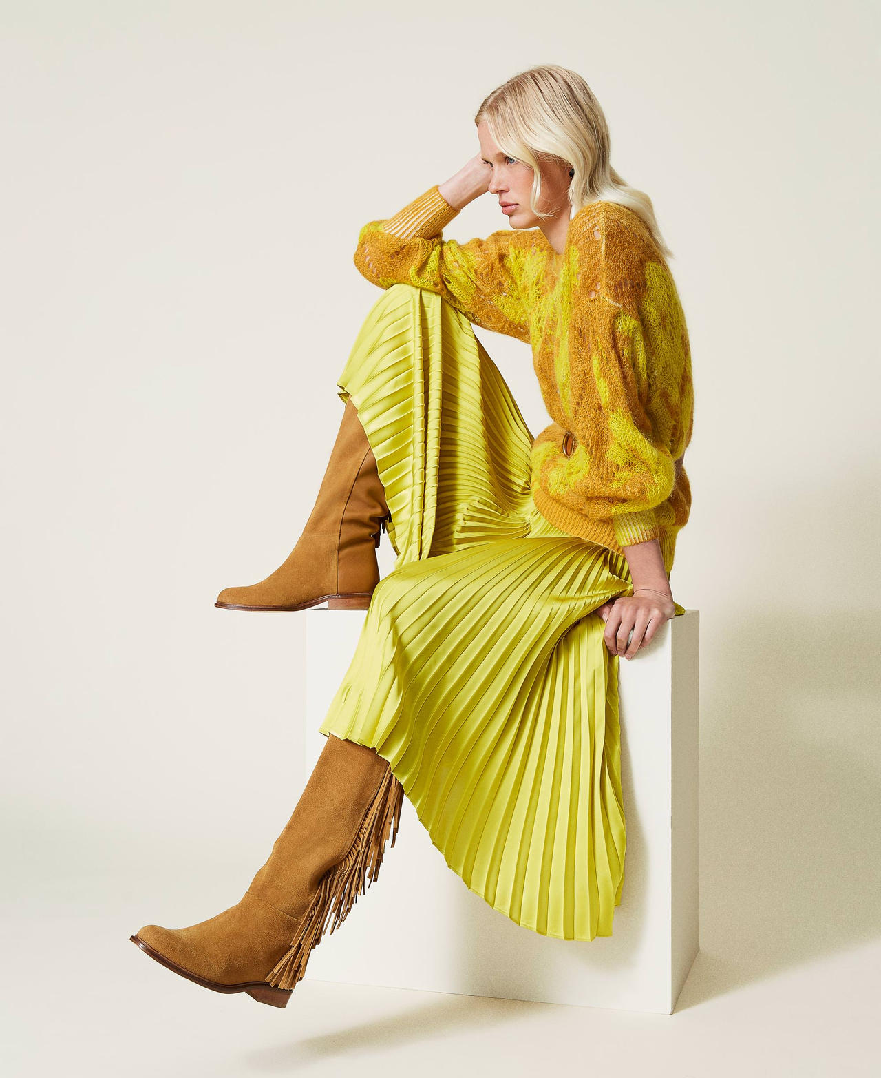 Leather boots with fringes "Cigar" Beige Woman 212TCP106-0S