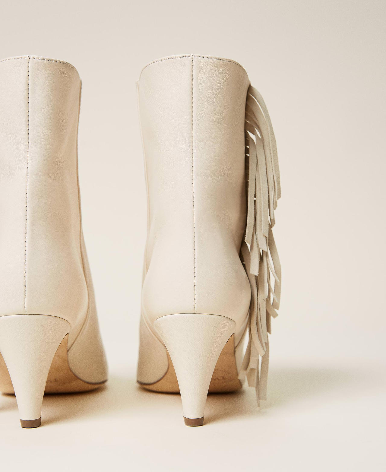 Leather ankle boots with fringes White Snow Woman 212TCP10E-02