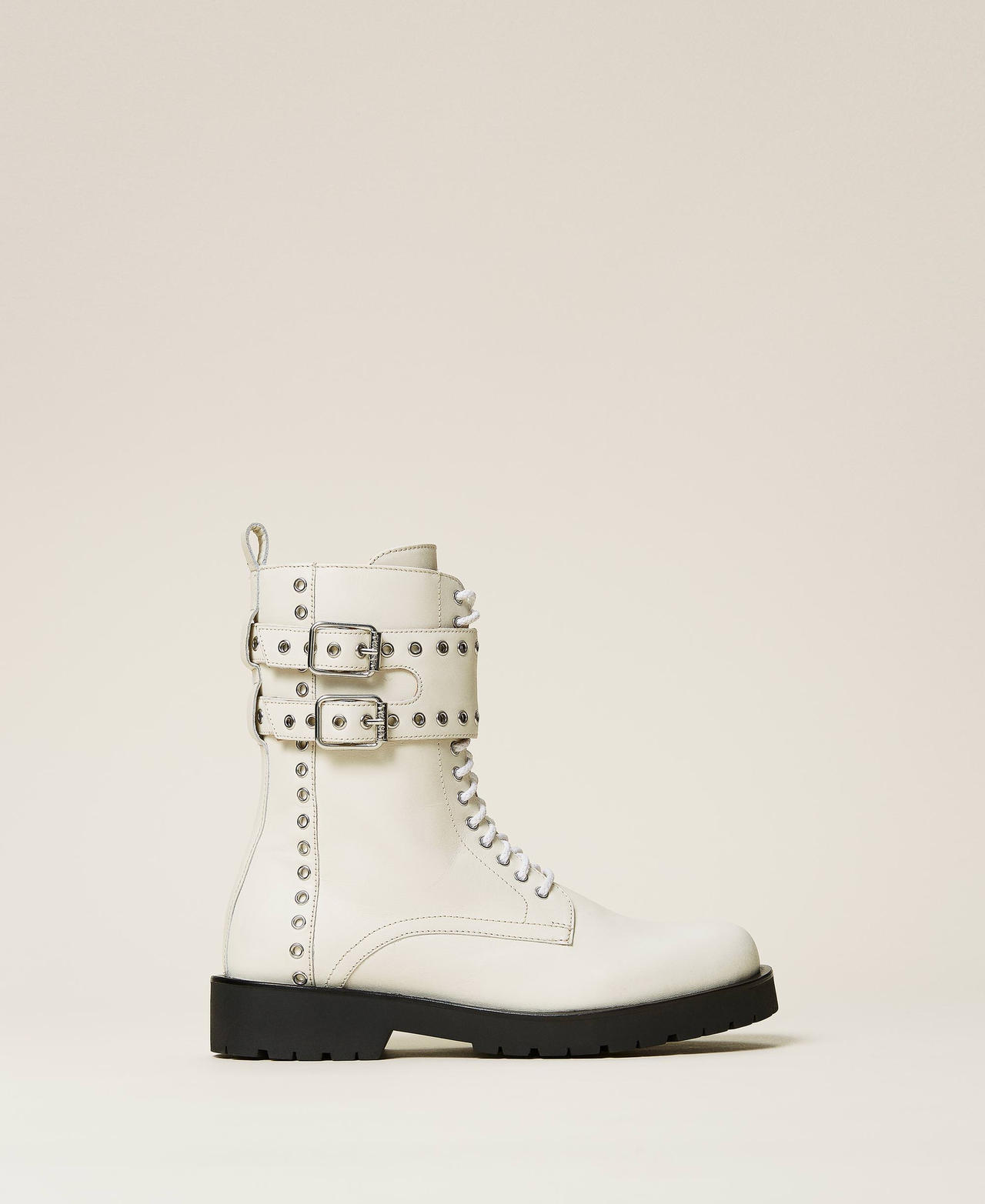 Anfibi con occhielli in metallo Bianco Neve Donna 212TCP200-02