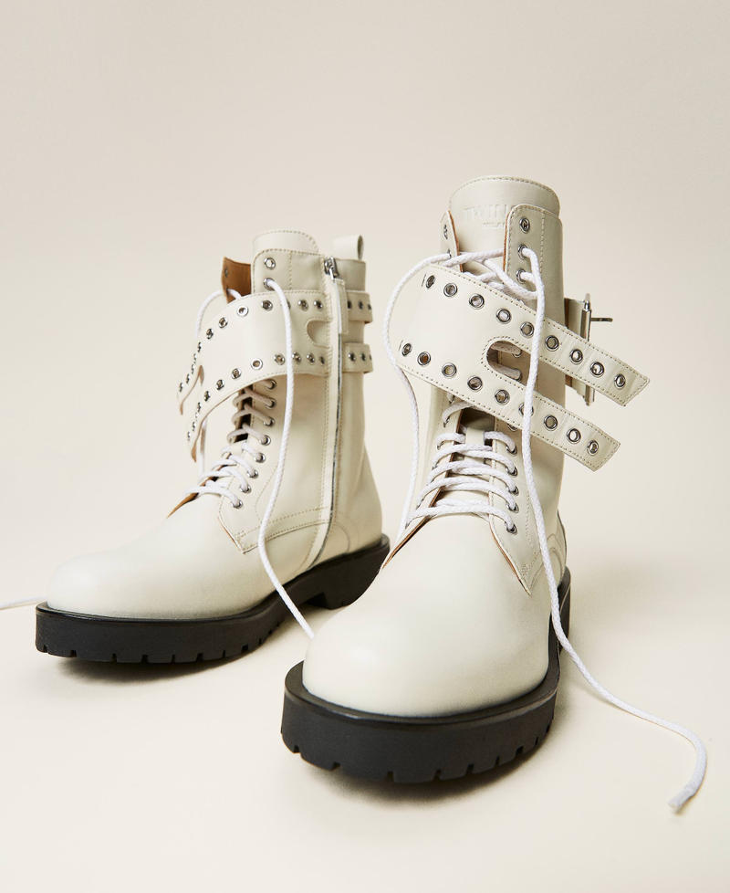 Anfibi con occhielli in metallo Bianco Neve Donna 212TCP200-05