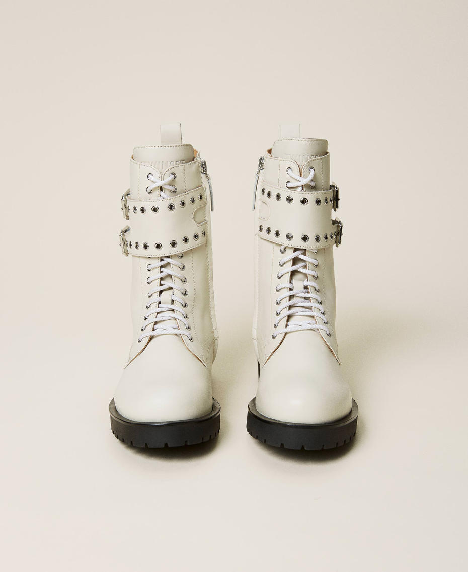 Anfibi con occhielli in metallo Bianco Neve Donna 212TCP200-06