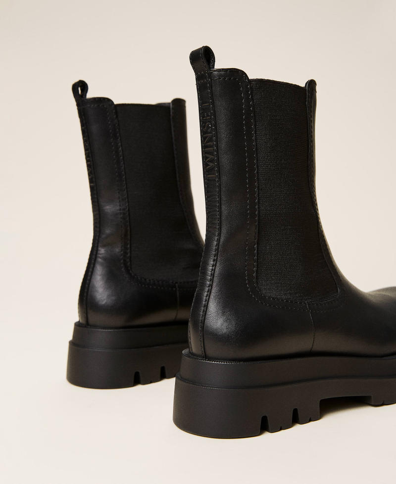 Stivaletti in pelle con elastico Nero Donna 212TCP232-04