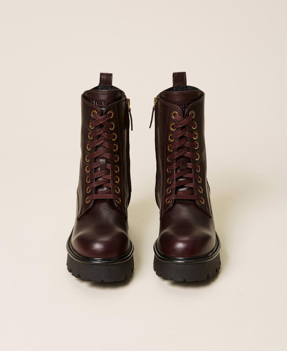 Anfibi in pelle con borchie Vinaccia Donna 212TCT054-05