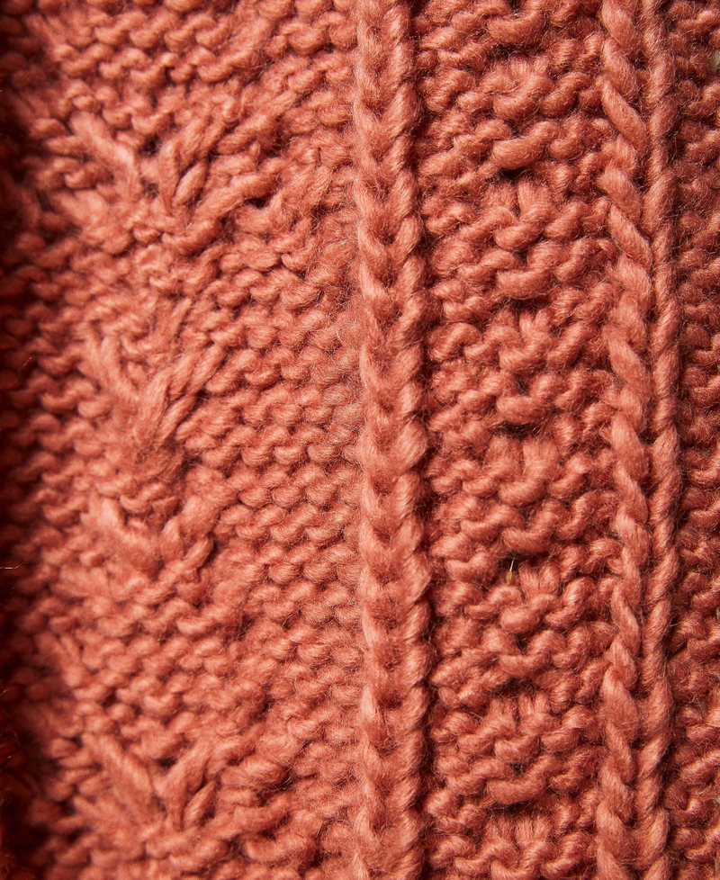 Палантин узорной вязки с вышивкой Розовый Каньон женщина 212TO5050-03