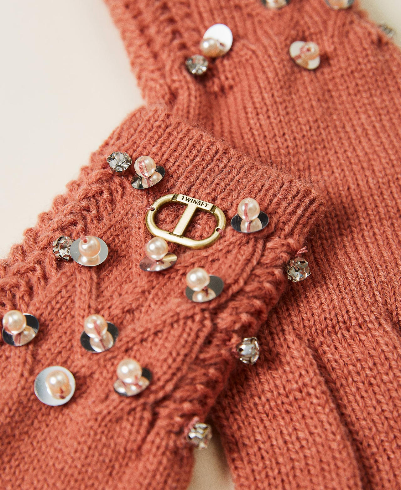 Перчатки узорной вязки с вышивкой Розовый Каньон женщина 212TO5052-02