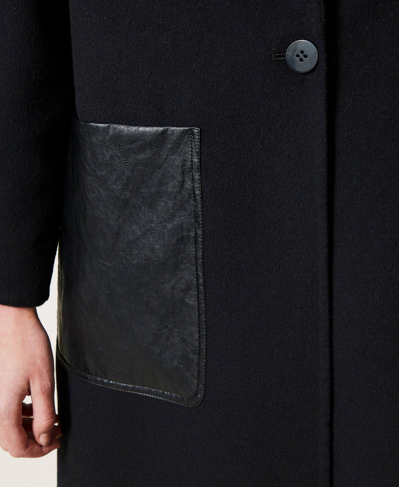 Mantel aus zweilagigem Tuch mit Kontrasttaschen Schwarz Frau 212TP2013-05