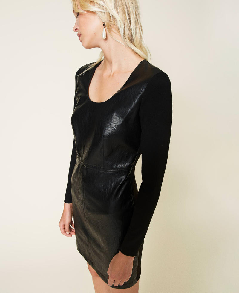Приталенное платье из ткани с покрытием Черный женщина 212TP2030-04