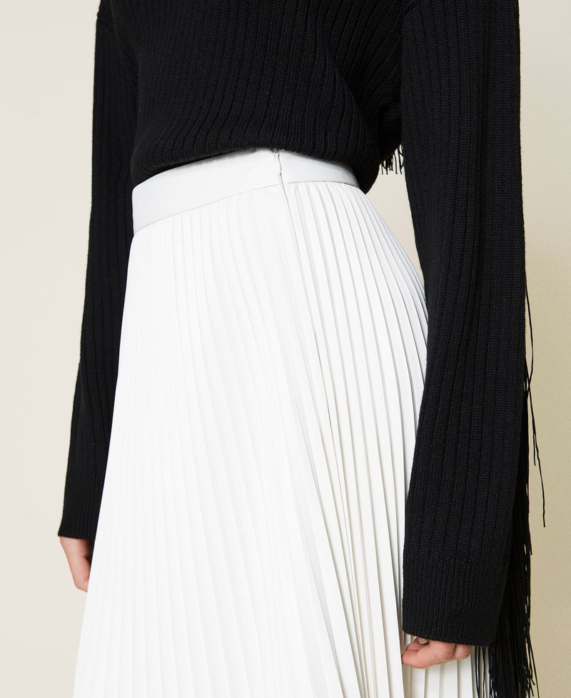 Длинная плиссированная юбка с кружевом Двухцветный Белый "Снег" / Черный женщина 212TP2090-04